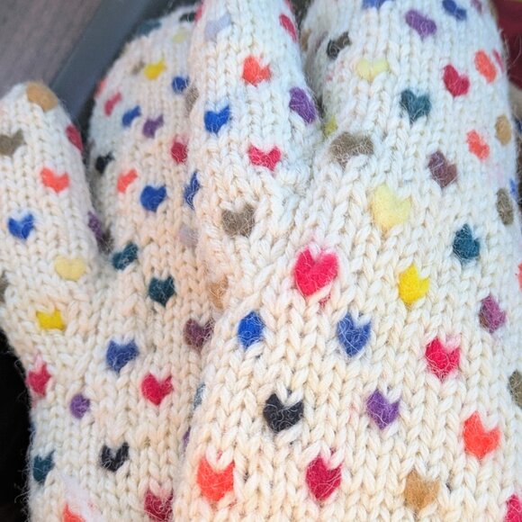 Ecru Thrum Mittens Brand new - Picture 4 of 4